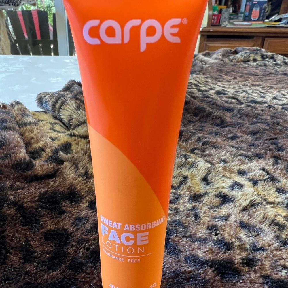 *NWOT* Sweat Absorbing Face Lotion